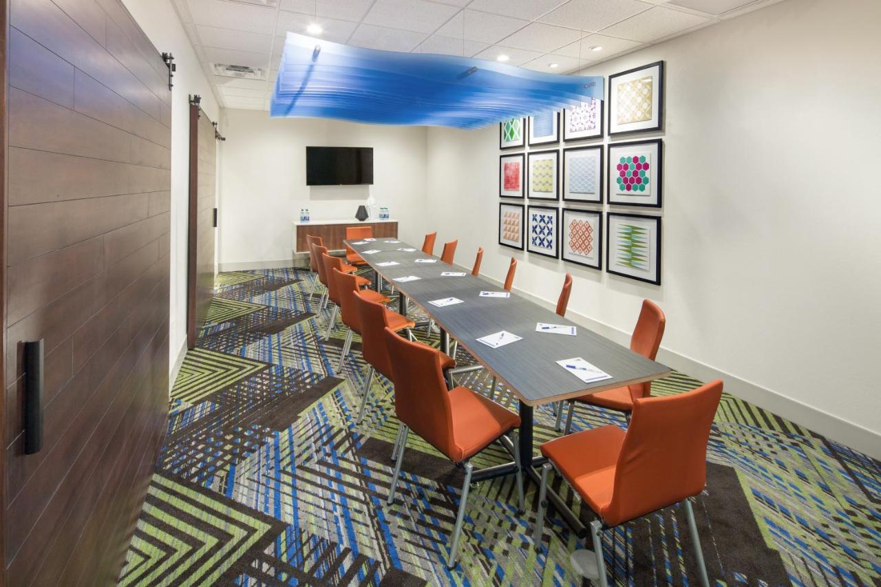 Holiday Inn Express & Suites - Indianapolis Nw - Zionsville, An Ihg Hotel Whitestown Extérieur photo